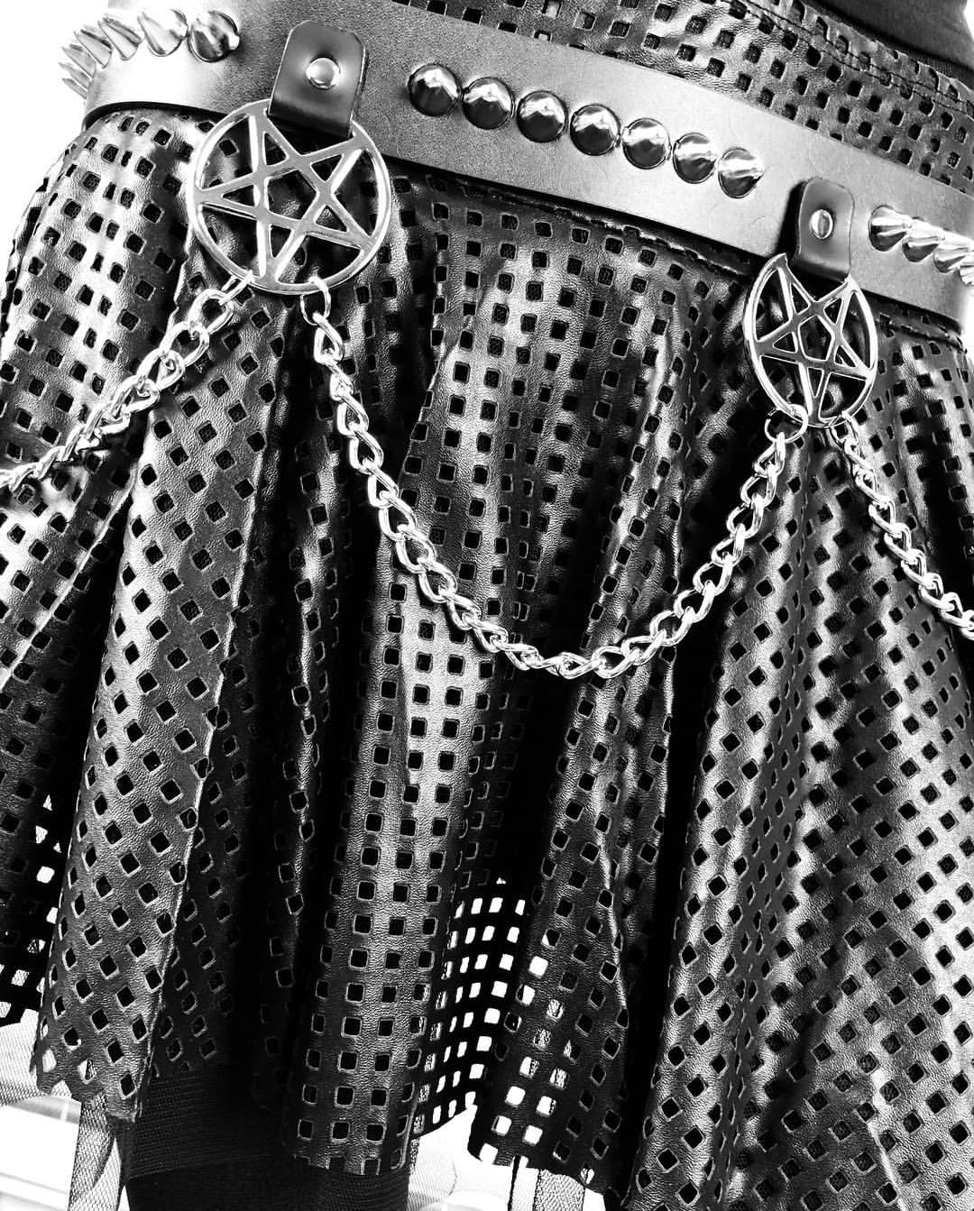 Pentagram Studded Belt With Chain – Roadkill13 display picture 1